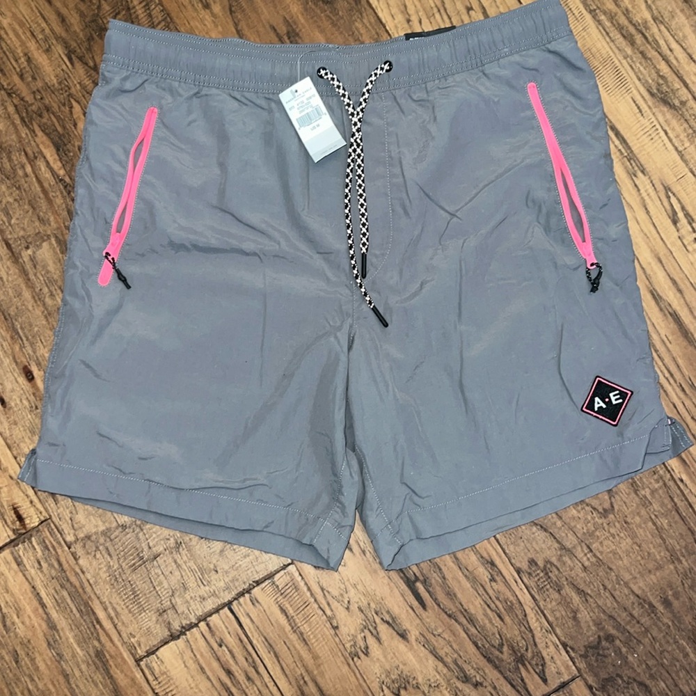 NWT America Eagle All Day Short. Mens medium